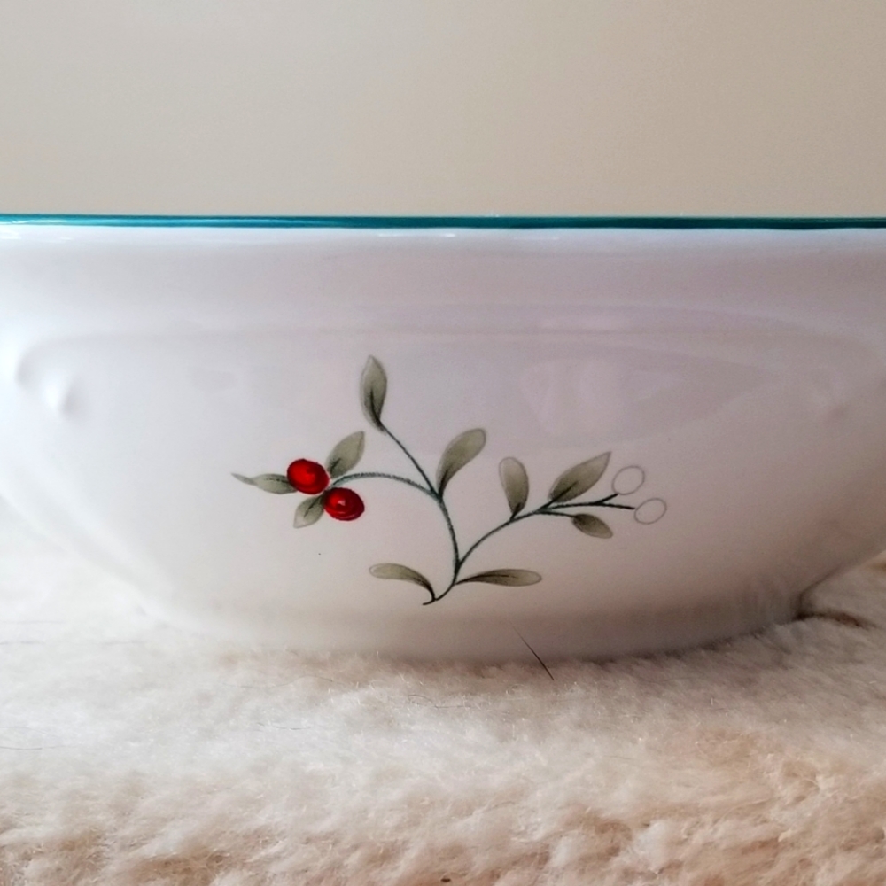 Winterberry by Pfaltzgraf